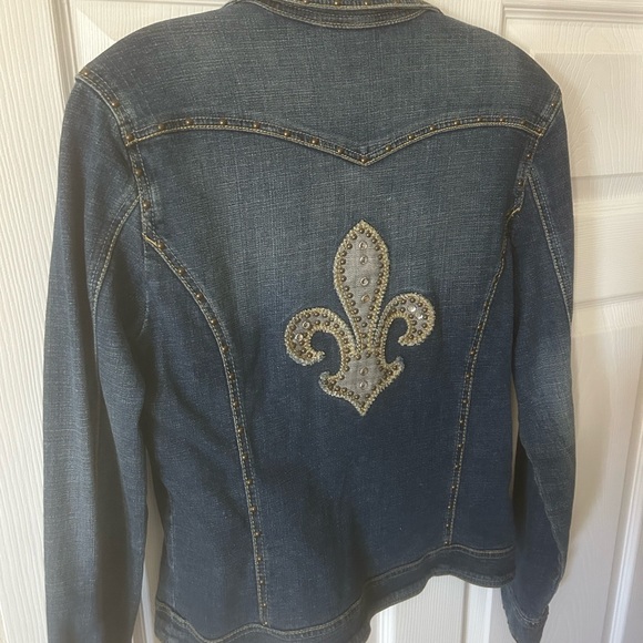 Unique S Denim Jacket embellished w fluer de leis studded back, very flattering. - Picture 8 of 11